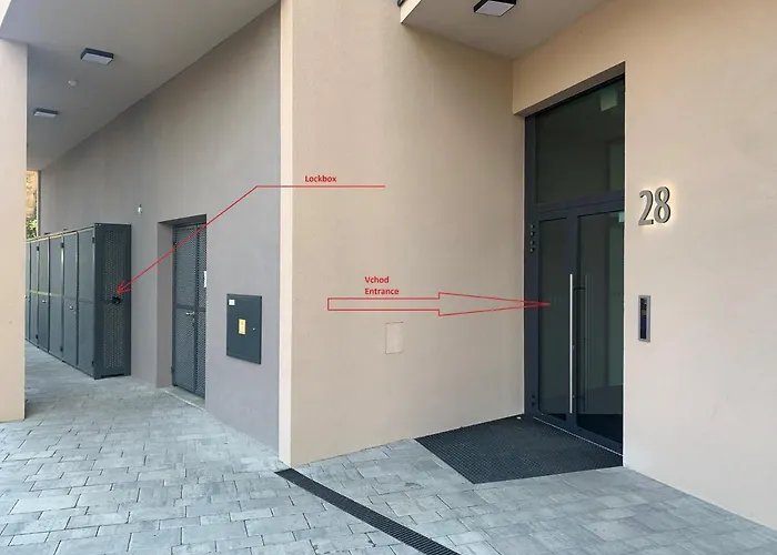 Ah Designe アパート